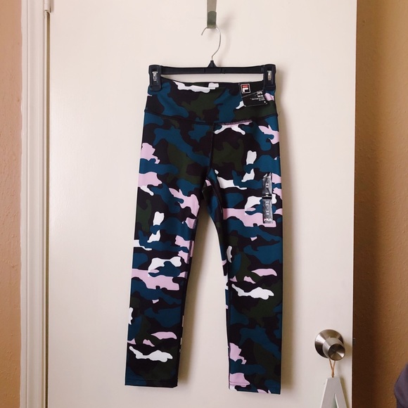 ✨NWT✨ FILA Camouflage Workout Capris - Picture 2 of 4